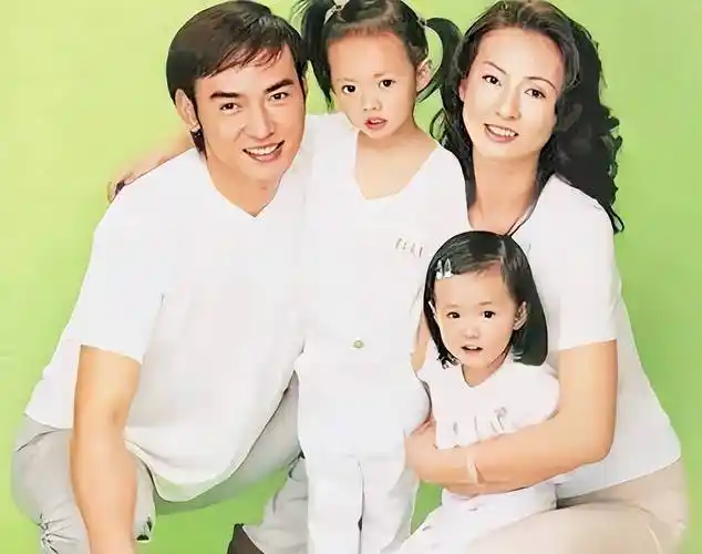 焦恩俊:被妻子夺走亿万财产和女儿,净身出户后母亲成为他的依靠