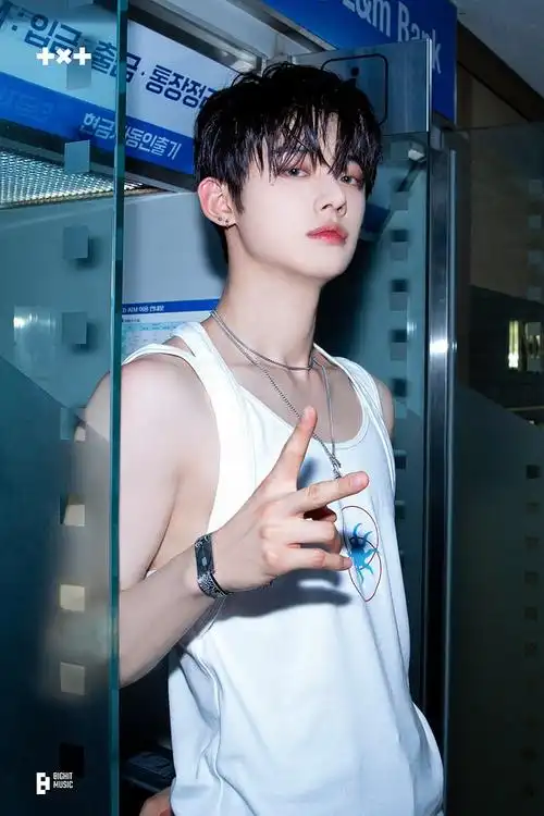 想洗照片求类似以下风格的崔然竣帅图010101