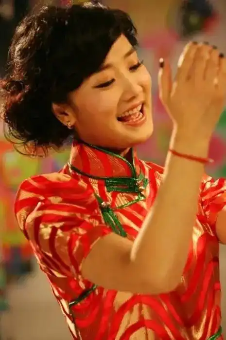 花每首歌听起来草原最美女歌手玲向走进了诗画一般