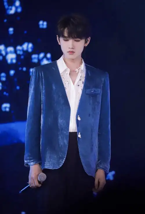 宋亚轩,所有的晦暗都留给过往,从遇见你的那一刻起,凛冬散尽