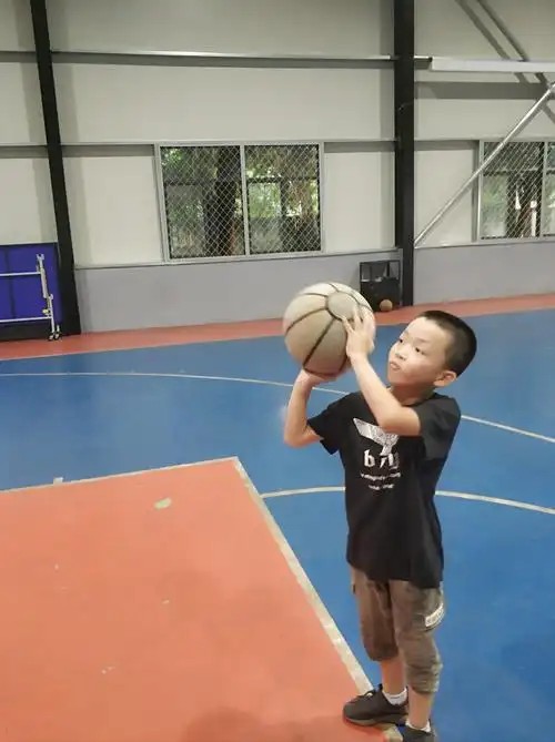 低段篮球课