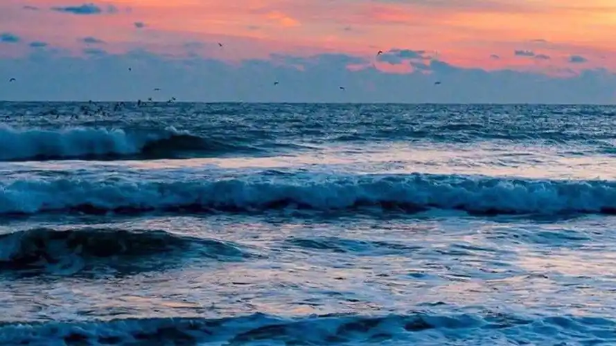 电脑壁纸 风景 夏日里的唯美海滩