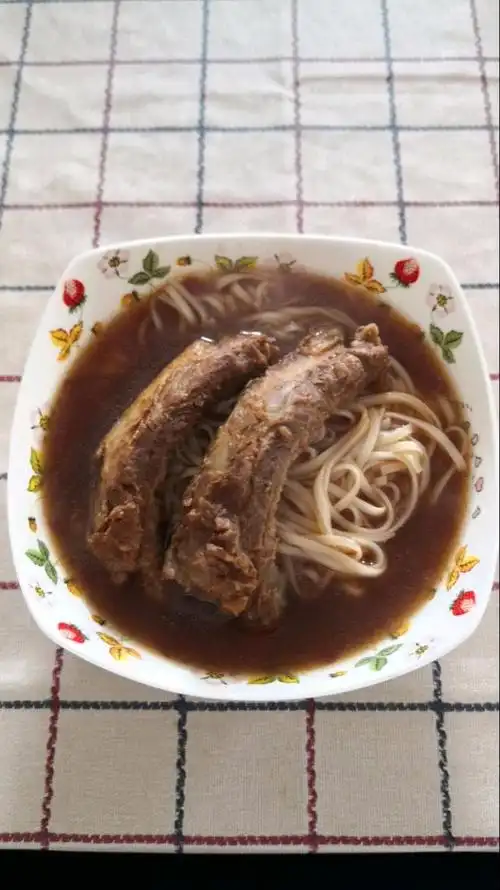 红烧排骨面