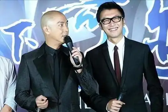 郭富城年轻时真是帅气逼人,不仅衣着品味高,还擅长舞蹈,风格独特.