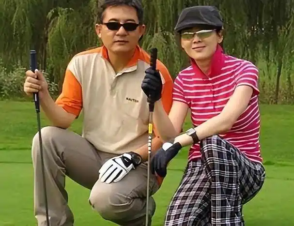 回顾李琳被前夫一巴掌扇到离婚二婚嫁冠军如今生活幸福滋润