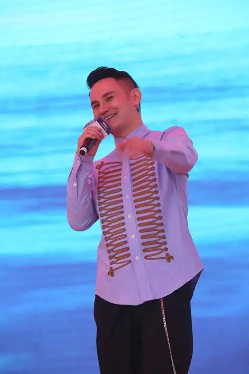 《中国好声音》歌手李维