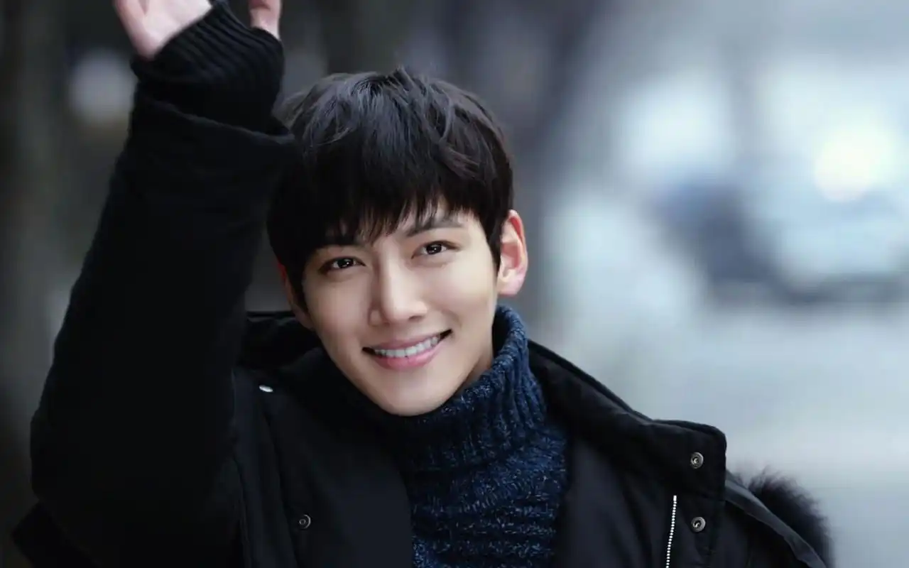 帅气池昌旭高清壁纸_新晋男神池昌旭