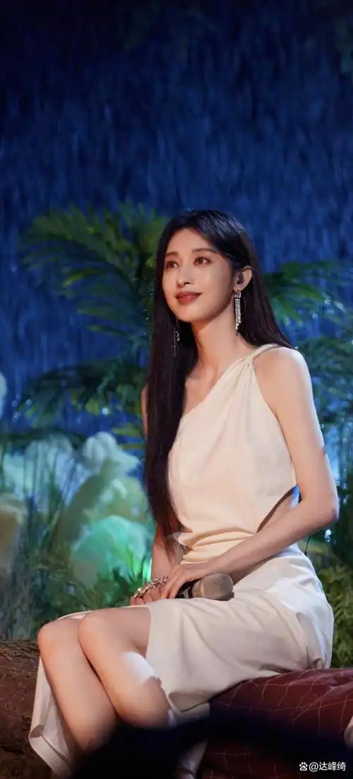 张俪首次参演电视剧《河流如血》从而踏入演艺圈;代表作品:《男人帮》