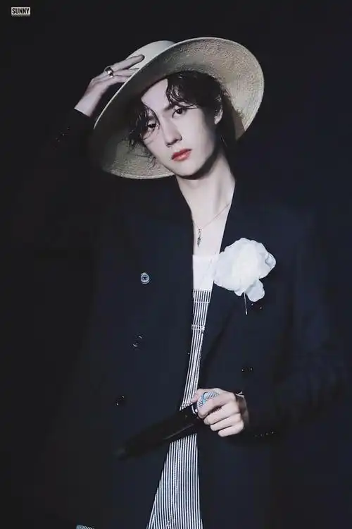 王一博帅炸合集图片/壁纸