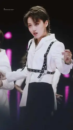 如何评价青春有你2刘雨昕的表现 她拥有拔高舞台上限的能力么?