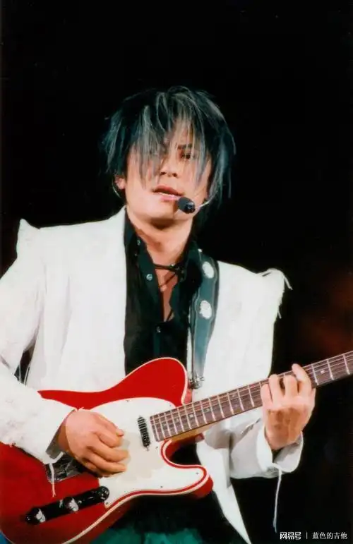 讲不出的痛苦,就似伤口给她不断按踩——《讲不出的痛苦》王杰