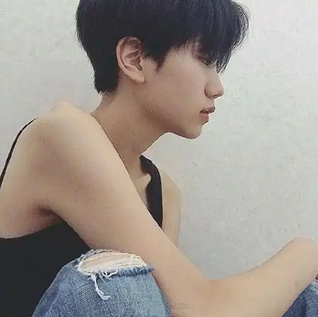 帅气短发女生图片今年就流行这种短发_短发_女生发型大全