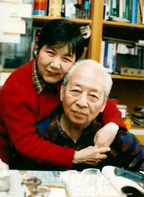 评剧皇后新凤霞特殊年代里亲妹妹和同事寒了她的心