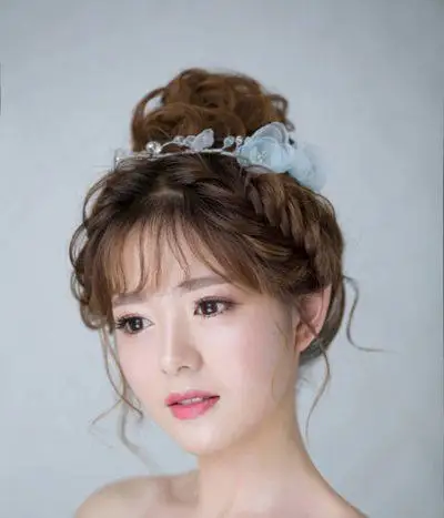 新娘丸子头盘发不够美艳新娘超美的五款丸子头盘发发型