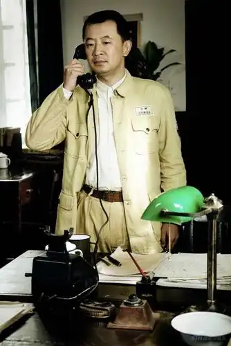 《黑三角》剧照新浪娱乐讯 近日,反特题材电视剧《黑三角》首登宁波