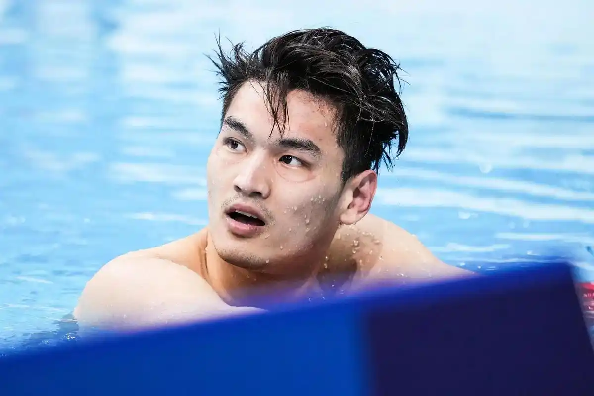 徐嘉余.中国游泳运动员徐嘉余,泳坛一名帅哥哥,100米仰泳世 - 抖音