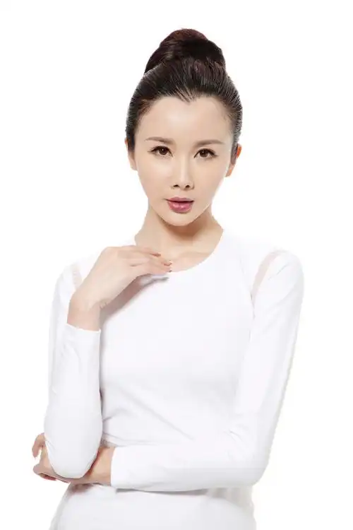 p>孙菲菲,1981年2月21日出生于陕西省西安市,中国内地女演员,毕业于