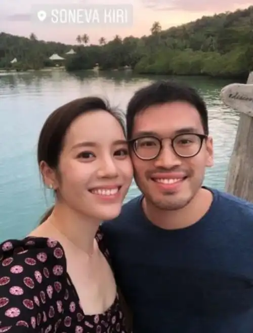 31岁汪诗诗表妹晒孕肚照肚大如箩暗示男婴与百亿老公甜蜜拥吻