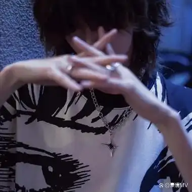 ins神秘感的男生头像_2024很酷的男生头像图片