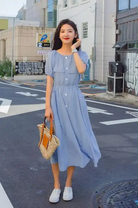 蓝色可以说是非常适合夏天的颜色,在这个季节里,湛蓝的天空就足够有