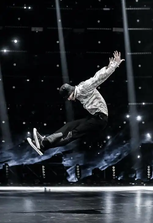 张艺兴舞蹈风暴