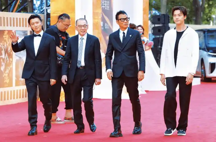 吴京谢霆锋奔跑式聊天太好玩了_陈飞宇_陈凯歌_电影