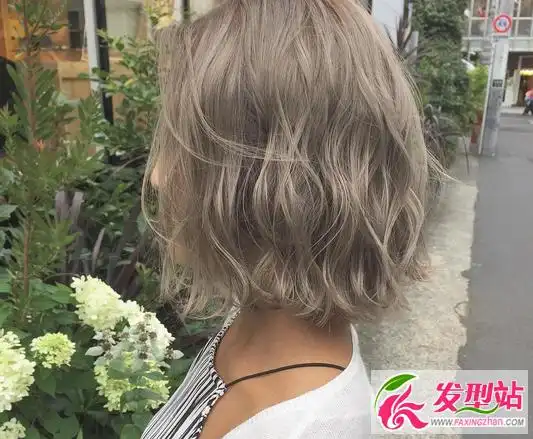 青木亚麻灰染发 灰色系染发发型图片大全