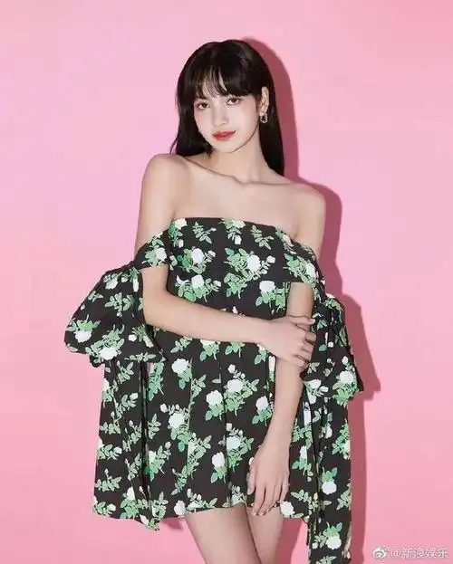 blackpink成员lisa新冠康复恭喜美女啦