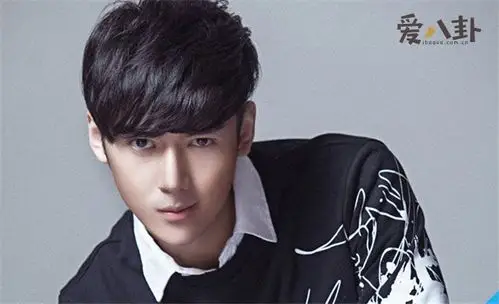 演员李鹤女友是谁 组合成员身份出道单飞后转型成演员