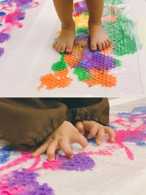 亲子绘画用脚画画欢乐多06