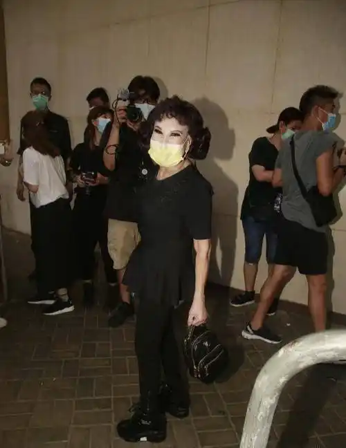 2008年后,与赌王再无交集的她来了,曾被称为"殡仪之星"_丧礼_黄夏蕙