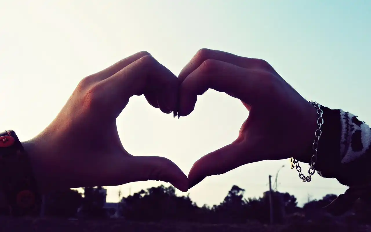 浪漫表达爱情方式爱的心形图片电脑桌面壁纸 第二辑