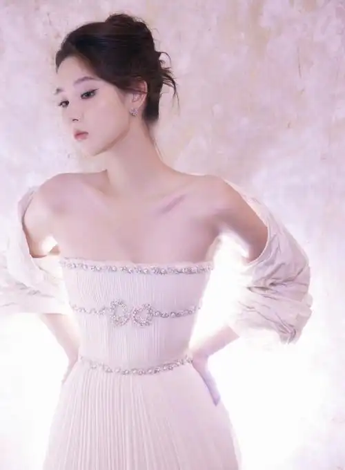 王玉雯清秀淡雅妆