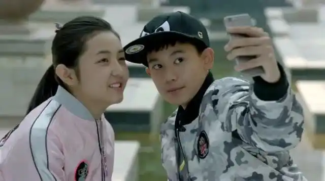 张小宇连父亲不要让去送他 怕他真的哭出来 和方朵朵合影留念