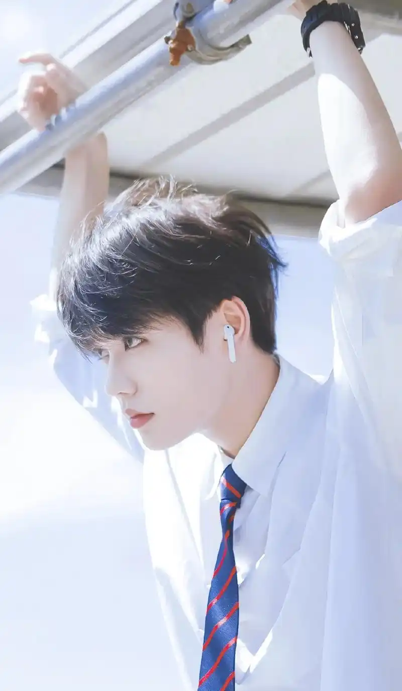 08邻家小哥哥#壁纸 #小橘 #林彦俊 7715 - 抖音