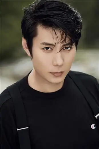 时尚|艾伦成熟魅力写真曝光 别具一格诠释时尚态度