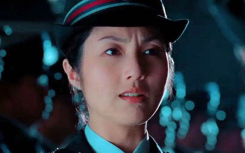 《粤语4k》杨千嬅做佐谈判砖家后 竟然亲自蹦极 伙伴们都看傻了