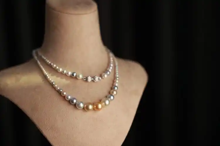 总长73cm 多种带法,价格很香 6590元#日本akoya海水珍珠  #糖果色项链