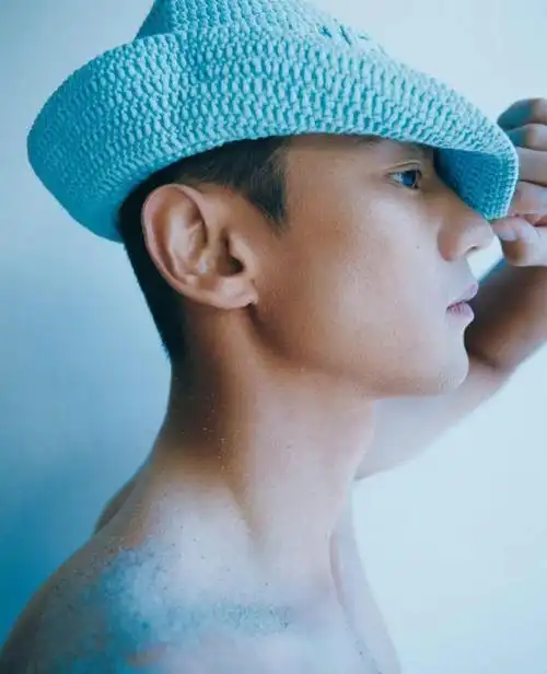 宁泽涛7月最新男色写真黑皮肌肉腹毛太性感了