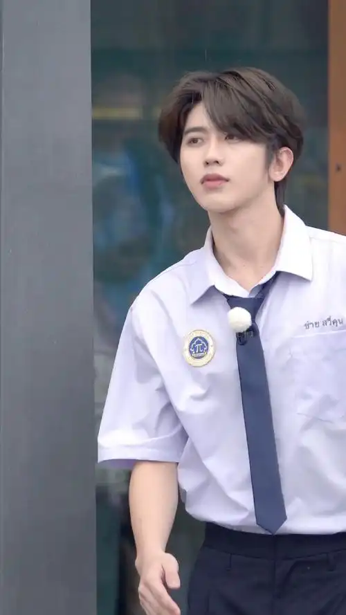 奔跑吧校服路透##奔跑吧蔡徐坤