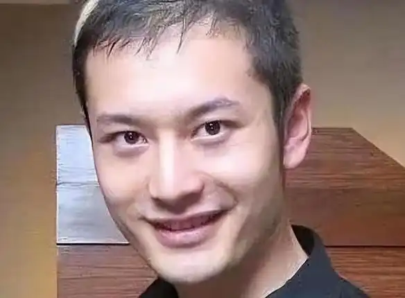 假臀假发假肌肉,半个娱乐圈"从头假到脚",还有什么是