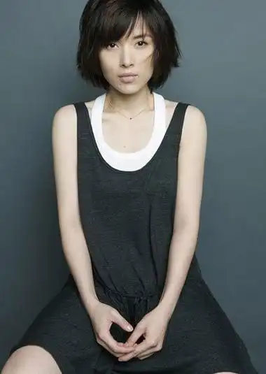 靳东老婆李佳个人简历 结过好几次婚怎么回事(图1)