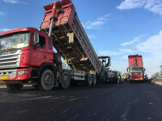 天长s205/s410铜城至冶山段沥青中面层施工