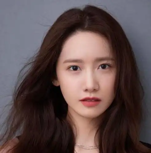 林允儿ins更新画报,颜值状态数十年如一日