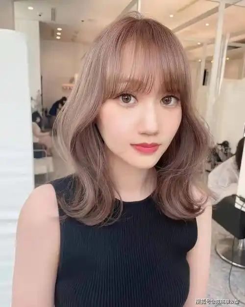 今年很火的十款齐肩发,时尚减龄又显气质,端庄大气又有女人味_发型