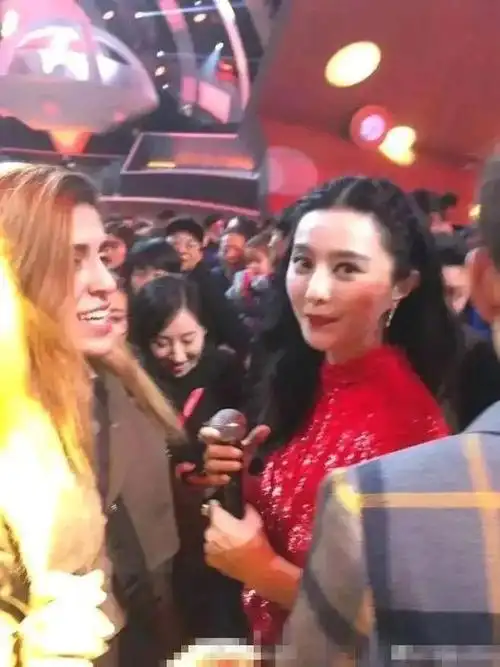 范冰冰复出再次点燃娱乐圈唇环鼻钉全安排这次玩得嗨