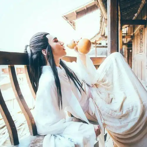 霸气喝酒古风男生头像真人