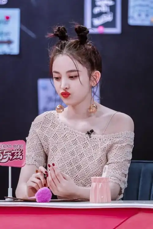 古力娜扎嘟嘴卖萌女神小丸子新发型可爱迷人又不失清新甜美