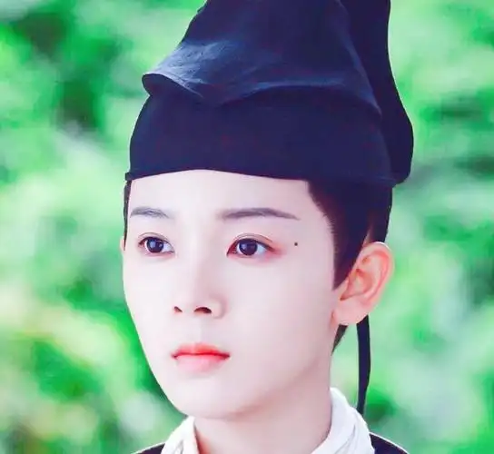 盘点4位"女扮男装"的女演员,最后一个换装后颜值简直逆天