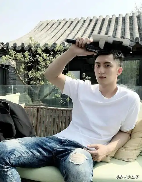 从各种"黑料"到资本的宠儿,黄景瑜被人越"黑"人越红